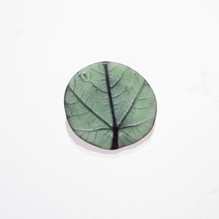 Leaf brooch Ø 5cm. Mint green/black