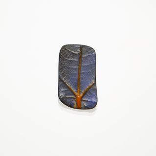 Leaf brooch Square. 2,5x4,7 cm. Blue/orange, with black backside